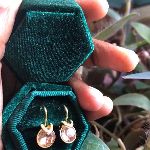 Gorgeous gold plated Bella earrings with Swarovski elements - not swan stamped - Picture 6 of 7